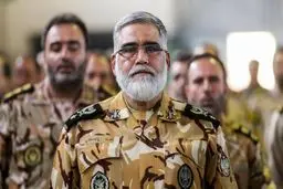 احمدرضا پوردستان: خدمه ناو هواپیمابر جرالد فورد، ناو خود را عمداً آتش زدند تا از ترکش‌های جنگ دور بمانند/ کارکنان ارتش آمریکا مخالف جنگ بودند