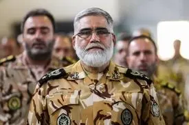 احمدرضا پوردستان: خدمه ناو هواپیمابر جرالد فورد، ناو خود را عمداً آتش زدند تا از ترکش‌های جنگ دور بمانند/ کارکنان ارتش آمریکا مخالف جنگ بودند