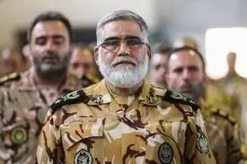 احمدرضا پوردستان: خدمه ناو هواپیمابر جرالد فورد، ناو خود را عمداً آتش زدند تا از ترکش‌های جنگ دور بمانند/ کارکنان ارتش آمریکا مخالف جنگ بودند