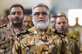 احمدرضا پوردستان: خدمه ناو هواپیمابر جرالد فورد، ناو خود را عمداً آتش زدند تا از ترکش‌های جنگ دور بمانند/ کارکنان ارتش آمریکا مخالف جنگ بودند