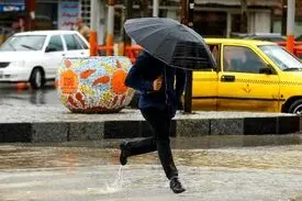 بارش باران در جاده‌های ۱۵ استان