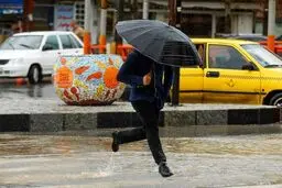 بارش باران در جاده‌های ۱۵ استان