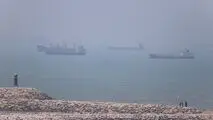  عبور تنها یک شناور از سواحل عمان در تنگه هرمز/ تغییر مسیر ناگهانی ۸ کشتی