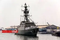 ناوشکن دنا در بندر ویشاخاپاتنام هند پهلو گرفت