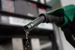 ظهور گداهای بنزینی در پمپ بنزین‌های بین شهری