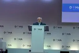 در سخنرانی در فروم دوحه ظریف: حضور بیگانگان در منطقه نه امنیت آنها را تامین می‌کند و نه امنیت منطقه