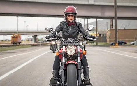 شرط معاون قوه قضائیه برای صدور گواهی‌نامه موتورسیکلت برای زنان