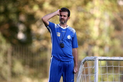 پرداخت مطالبات با چک/ استقلالی‌ها منتظر مراجعه استرا به بانک!