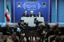 روحانی در دیدار صمیمی با ایرانیان مقیم مالزی: تحریم یک مسیر باخت-باخت است/ تحریم نمی‌تواند ادامه یابد و آمریکایی‌ها ناچارند از این مسیر برگردند