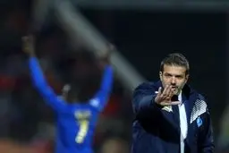 حمله امیرحسین صادقی به خطیر؛از آن آقا بپرسید چرا استراماچونی رفت؟