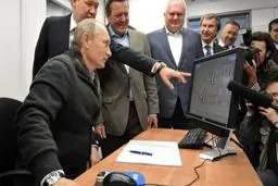 پوتین از چه سیستم عاملی در کامپیوترش استفاده می‌کند؟