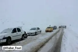 ۷۰ مصدوم در تصادف زنجیره‌ای ۱۸ خودرو در محور نطنز کاشان به‌دلیل یخ‌بندان

