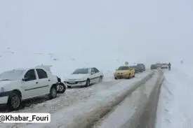 ۷۰ مصدوم در تصادف زنجیره‌ای ۱۸ خودرو در محور نطنز کاشان به‌دلیل یخ‌بندان
