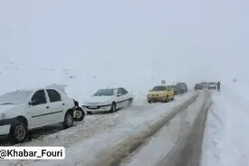 ۷۰ مصدوم در تصادف زنجیره‌ای ۱۸ خودرو در محور نطنز کاشان به‌دلیل یخ‌بندان
