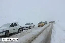 ۷۰ مصدوم در تصادف زنجیره‌ای ۱۸ خودرو در محور نطنز کاشان به‌دلیل یخ‌بندان
