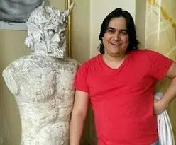 روح‌الله زم کیست و چه کرد؟