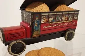 قیمت نجومی یک جعبه بیسکوئیت خبرساز شد! + تصاویر