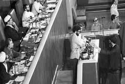 ۴ زن در میان بزرگان