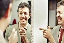 خودشیفته‌ها شادتر از بیشتر مردم هستند