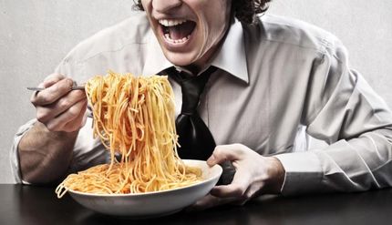 چرا همیشه احساس گرسنگی می‌کنید؟