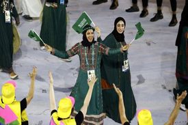 پوشیدن چه لباس‌هایی در عربستان جریمه دارد؟