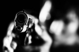 کشف پورشه و آزرا از خانه سارق/ شلیک بیش از ۳۰ گلوله به سمت پلیس