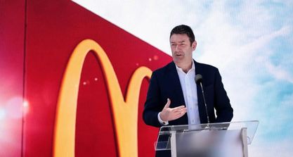 اخراج مدیر مک‌دونالدز به دلیل قرار گذاشتن با کارمند خانم