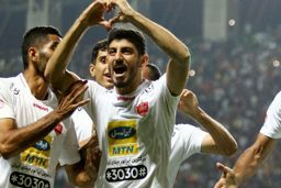 هفته دهم لیگ برتر فوتبال؛ فولاد صفر – پرسپولیس یک/ وغات سه امتیازی شاگردان کالدرون از اهواز