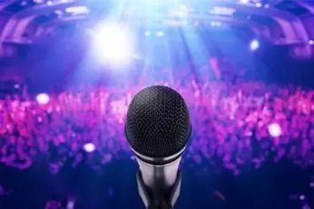 بررسی ماجرای سلبریتی‌های خواننده در گفتگو با رضا مهدوی وقتی همه دوست دارند خواننده شوند!