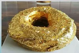 فروش دونات، بستنی و استیک با طعم طلا در مشهد جنجال‌برانگیز شد! + تصاویر