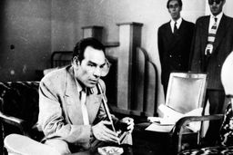 وزیر خارجه‌ای که قربانی نوشته‌هایش شد