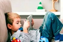 «تلفن» هوشمند؛ معضل والدین