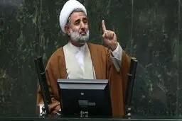وظیفه من به زیر کشیدن آقای رئیس‌جمهور است/ حرف‌های دیروز روحانی تداعی‌گر بنی‌صدر و ۱۴ اسفند بود/ اگر من این حرف‌ها را برای تسکین درد مردم نزنم چه بلایی بر سر کشور و مملکت می‌آید؟/ از آقای روحانی شکایت خواهیم کرد