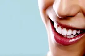 ۷ راهکار برای داشتن دندان های سفید و درخشان