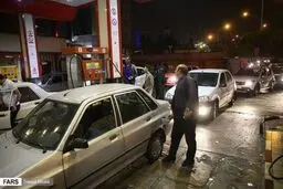 سهمیه بندی بنزین؛ اعتراضات در پی گران شدن بنزین در چند شهر کشور