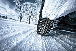 آموزش رانندگی در برف