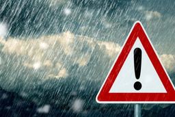 سیلاب و بالاآمدن آب سطح رودخانه ها در برخی استان ها/ افزایش دما برای تهران در راه است