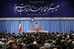 رهبر انقلاب: دشمن را در همه عرصه‌ها عقب زدیم