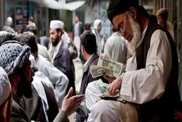 قطعی اینترنت حساب بانکی ۲۰۰ صراف افغانستانی را از دسترس خارج کرد