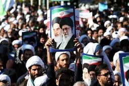حضور انقلابی مردم قم در راهپیمایی اعلام انزجار علیه اغتشاشگران + تصاویر