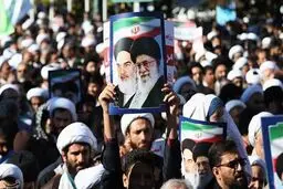 حضور انقلابی مردم قم در راهپیمایی اعلام انزجار علیه اغتشاشگران + تصاویر