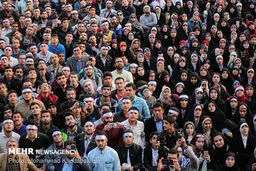 اجتماع مردم اصفهان در اعتراض به اغتشاشگران/امضای طومار
