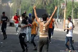 معترضان دست‌بردار نیستند