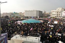 حضور شخصیت‌های سیاسی و افراد مشهور در راهپیمایی حمایت از اقتدار +تصاویر