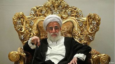 در جلسه امروز شورای نگهبان؛ آیت‌الله جنتی: افرادی که آلوده به فسادند و انگیزه‌های سوء دارند مجلس جای آنها نیست