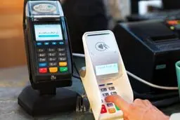 فعالیت کارتخوان های ایرانی در خارج از کشور! / کارتخوان های قاچاقی چه زمانی مسدود می شوند؟