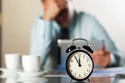 روند‌کاهشی ساعت‌کار ایرانی‌ها