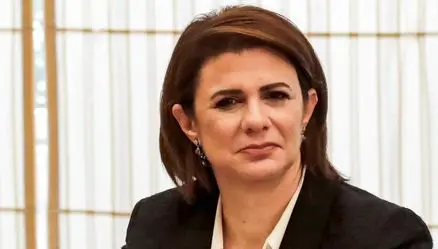 یک زن ؛ نامزد گره گشایی از بحران لبنان