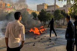 تقابل روایت رسمی و غیر رسمی