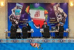 از انصراف زودهنگام پسر نوبخت تا قرائت قرآن پیش از کاندیداتوری /نمایندگان ادوار در صف بازگشت به پارلمان/حواشی روز پنجم ثبت‌نام کاندیداهای مجلس